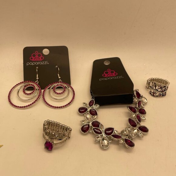 NWT 4 Pieces Paparazzi Bracelet Rings and Earrings Pink and Ruby Red - Picture 1 of 4